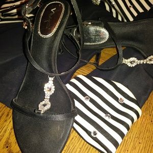 Nina black evening shoes 👠